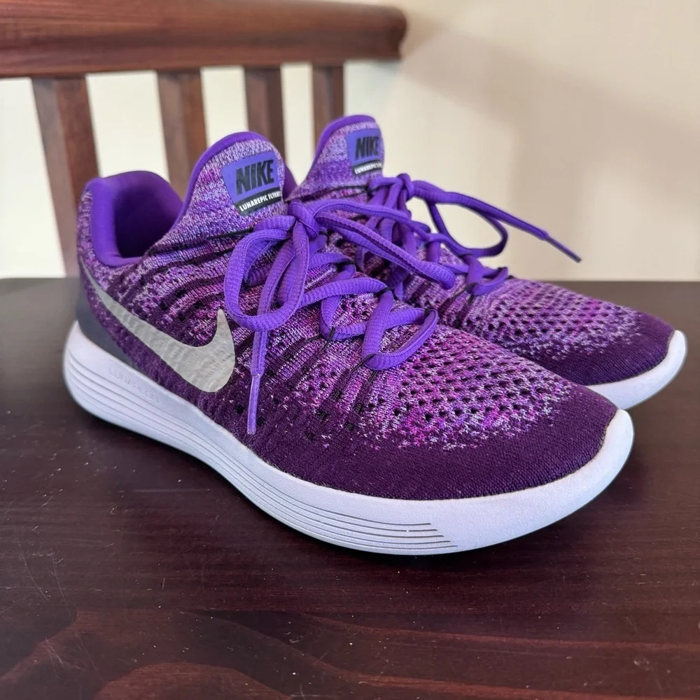Nike purple LunarEpic Low Flyknit 2 running shoes girls size 6Y